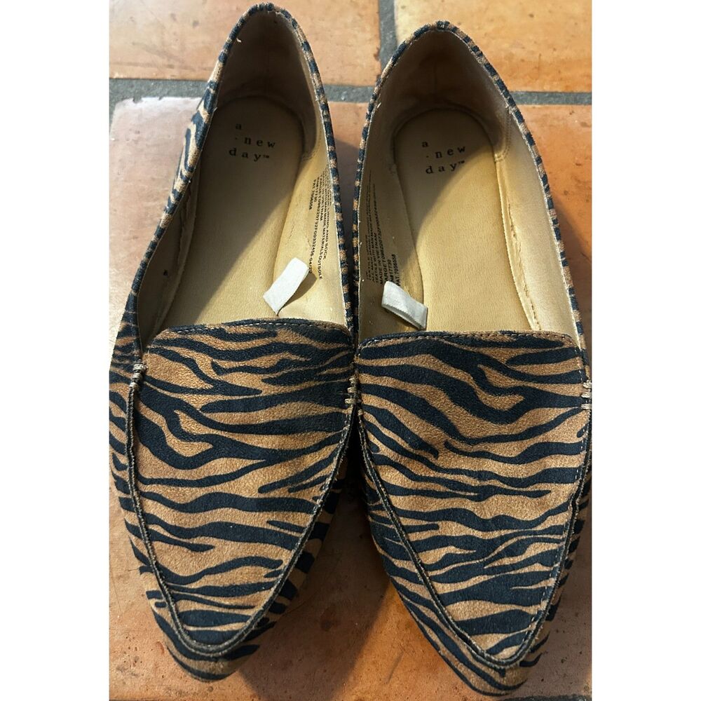 A New Day Micah Wide Width Pointy Toe Loafers Brown Black Zebra Print size 7W